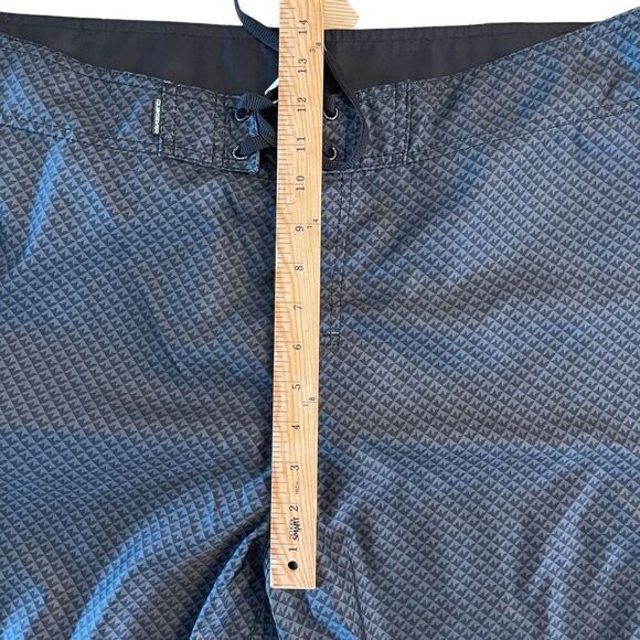 Quiksilver Mens Board Shorts Swimwear Drawstring Strap Gray Black Logo Size 40 - Picture 5 of 7